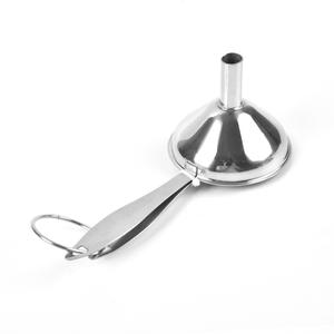 Ensemble d'entonnoirs de cuisine en acier inoxydable Syh1367 en gros avec brosse de nettoyage à anneau métallique pour ingrédients secs et poudres, support pour ustensiles - Product Image 5