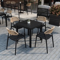 Combinaisons de tables et de chaises d'extérieur pour bars, maisons d'hôtes, cafés, hôtels et espaces commerciaux extérieurs
