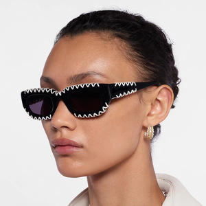 <span class=keywords><strong>Gafas</strong></span> <span class=keywords><strong>de</strong></span> <span class=keywords><strong>sol</strong></span> elegantes <span class=keywords><strong>con</strong></span> logotipo personalizado para mujer, <span class=keywords><strong>gafas</strong></span> <span class=keywords><strong>de</strong></span> <span class=keywords><strong>sol</strong></span> únicas <span class=keywords><strong>con</strong></span> montura <span class=keywords><strong>de</strong></span> ojo <span class=keywords><strong>de</strong></span> gato - Product Image 1
