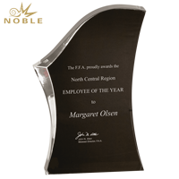 Trophée acrylique gravé personnalisé Noble Prix de reconnaissance commerciale personnalisé Design incurvé unique avec accents dorés