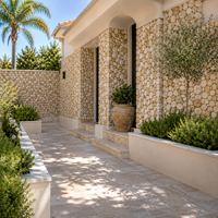 Revêtements muraux en pierre préfabriquée, panneaux muraux en pierre cultivée, revêtement extérieur, grandes dalles, villa, jardin, paysage, façade