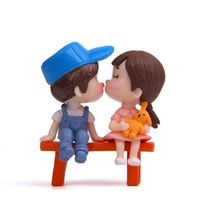 Miniatur patung pasangan boneka ciuman, ornamen lanskap Resin Mini taman peri dekorasi rumah boneka Bonsai