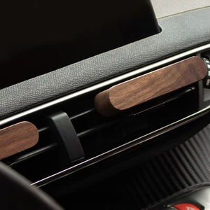 น้ำหอมปรับอากาศในรถยนต์แบบหนีบช่องแอร์ ดีไซน์หรูหรา ผลิตจากไม้เนื้อแข็งและโลหะ กลิ่นกุหลาบหอมติดทนนาน ระเหยตามธรรมชาติ รับทำโลโก้ตามสั่ง - Product Image 3