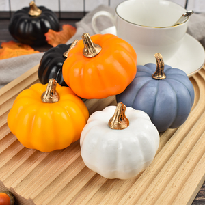 12 Calabazas Artificiales de Espuma Naranja y Blanca para Decoraciones de Otoño, Halloween, Navidad y Estilo Rústico - Product Image 2