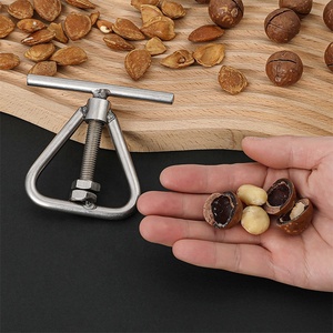 Ouvre-noix domestique facile à utiliser en fer/acier inoxydable pour amandes, noix <span class=keywords><strong>de</strong></span> pécan, noisettes et noix – Outil décortiqueur <span class=keywords><strong>de</strong></span> noix - Product Image 6