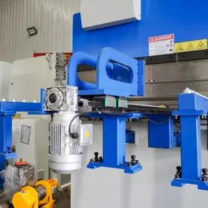 Cina OEM 200 Ton DA53T presse piegatrici automatiche CNC presse piegatrici per lamiera