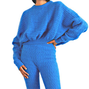 Vêtements de détente à manches chauve-souris d'hiver personnalisés en gros Vêtements pour femmes <span class=keywords><strong>Legging</strong></span> court Ensemble de pulls pour femmes en tricot de laine <span class=keywords><strong>mohair</strong></span> deux pièces - Product Image 2