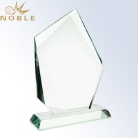 Conception personnalisée De Jade Blanc Pomme de Verre Trophée