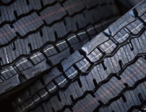 Neumático de camión sólido sin cámara TH Conti Scandinavia HD3 para carga pesada, resistente al desgaste, 315/80R22.5 12.00R20, para transporte agrícola, venta al por mayor de fábrica - Product Image 3