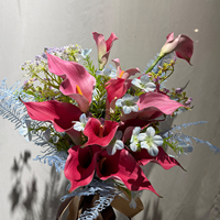 Maßgefertigter Handgemachter Lila-Rosa Calla-Lilien Brautstrauß, Künstliche Blumen, Handstrauß, Outdoor-Hochzeitsfotografie-Requisite