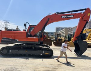 Excavadora Doosan DX225 usada y barata, excavadora hidráulica de alto rendimiento de segunda mano de más de 20 y 22 toneladas para construcción con pocas horas - Product Image 4
