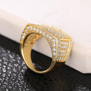 Anello Geometrico Quadrato Scintillante con Pavé per Donne, Gioiello da Dito di Lusso alla Moda - Product Image 6