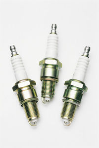 หัวเทียน L7RTC รุ่น BPMR7A ใช้แทนกันได้ เหมาะสำหรับรถมอเตอร์ไซค์ฮอนด้า ยามาฮ่า คาวาซากิ ได้รับการรับรองมาตรฐาน - Product Image 2