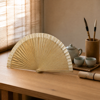 Éventail pliant en bois de Schima naturel, léger et écologique, 43 cm, portable, décoration murale orientale, logo personnalisé OEM, traditionnel