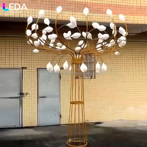 Luz decorativa LED en forma de árbol LEDA con pantallas de pétalo blanco para decoración del hogar de eventos - Product Image 1