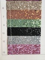 Tissu en cuir PU souple de 0,6 mm à finition pailletée, motif carré à sequins/grille pour chaussures, sacs, couvertures d'album, costumes de scène, coques de téléphone
