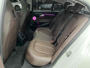 Vente en gros <span class=keywords><strong>2022</strong></span> <span class=keywords><strong>BMW</strong></span> Série 1 125i M 2.0T FWD Sièges en cuir foncé Voitures d'occasion Vente de Chine - Product Image 5