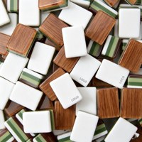 GY MJ0077 Jeu de Mahjong Américain en Acrylique Trois Couches Effet Bois Noyer, Tuiles Chinoises Modernes de Luxe en Bambou Lotus pour Divertissement et Jeux de Poker