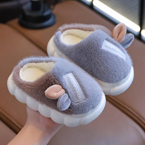 Chaussons en peluche pour enfants Angel, automne-hiver, dessin animé, mode, durables, en fourrure, pour garçons et filles, parent-enfant, semelle épaisse - Product Image 3