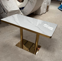 Chaise de restaurant moderne en pierre frittée carrée avec un design robuste pour un usage commercial dans les restaurants, les hôtels, les mariages