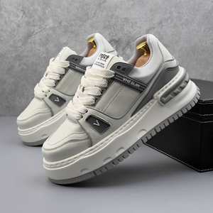 รองเท้าผ้าใบดีไซน์หรูคุณภาพสูง ปรับแต่งโลโก้ได้ รองเท้าสไตล์ลำลองสำหรับเดิน รองเท้าวิ่งพื้นหนาหรูหรา สำหรับผู้ชายและผู้หญิง - Product Image 2