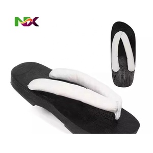 Costume de <span class=keywords><strong>cosplay</strong></span> <span class=keywords><strong>Scaramouche</strong></span> le Vagabond de Genshin Impact, ensemble complet <span class=keywords><strong>Scaramouche</strong></span> comprenant un couvre-chef, une perruque, tenues de tous les jours du vagabond - Product Image 4