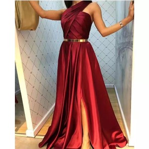 فساتين سهرة ماكسي طويلة أنيقة وكاجوال ومثيرة للنساء بمقاسات كبيرة، بلون سادة وبكتف واحد - Product Image 3