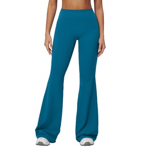 Pantaloni sportivi da donna a vita alta, a gamba larga, modellanti, a campana, lunghi, in feltro cremoso, tinta unita, con controllo pancia - Product Image 5