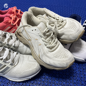 X01 <span class=keywords><strong>Acquisto</strong></span> all'ingrosso di scarpe <span class=keywords><strong>da</strong></span> uomo di seconda mano di <span class=keywords><strong>marca</strong></span> mista, di grado A, di marche internazionali, all'ingrosso - Product Image 1