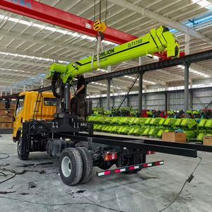 Grues montées sur camion Sinotruk 4*2 de haute qualité, 7 tonnes, avec flèches télescopiques pour l'entretien routier - Product Image 3