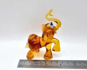 Figura de Elefante de Vidrio Soplado a Mano, Color Ámbar, Tema Animal, Decoración de Pascua, Pieza de Arte Artesanal, Adorno de Vidrio Hecho a Mano, Rajasthan - Product Image 3