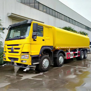 Camion-citerne SINOTRUK HOWO 8X4 371HP 30M3 30000L, nouveau modèle de marque réputée avec transmission manuelle pour les exploitations agricoles - Product Image 4