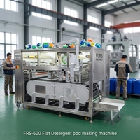 Machine manuelle pour l'emballage de capsules de gel liquide, de perles et de dosettes en film PVA hydrosoluble pour détergent liquide et en poudre