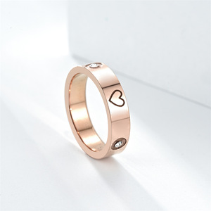 À la mode en acier inoxydable couleur or Rose bague d'amour pour femmes hommes <span class=keywords><strong>Couple</strong></span> coeur cristal anneaux marque de luxe bijoux cadeau de mariage - Product Image 4