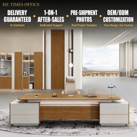 Bureau de direction moderne en forme de L, table de patron de luxe en bois avec grand meuble latéral pour projet commercial