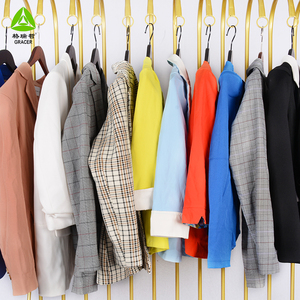 Balles de <span class=keywords><strong>blazer</strong></span> usagés mixtes provenant du Royaume-Uni Vêtements d'hiver quantité minimale de commande 45kg - Product Image 4