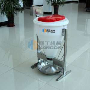 Comedero Automático Xangon para Cerdos, Material Plástico, Color Blanco, Sistema de Alimentación Multifuncional - Product Image 4