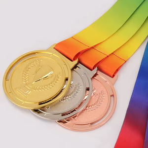 เหรียญโลหะถ้วยรางวัลกีฬาสั่งทำลายพิมพ์ยูวีลายฟุตบอลแผ่นโลหะเคลือบทองเหลืองอัลลอยของขวัญ - Product Image 2