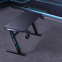 Table de jeu électrique de cadre en acier de PC de cadre en acier de bureau d'ordinateur portable d'e-sports réglable en forme de Z avec la lumière de LED de RVB