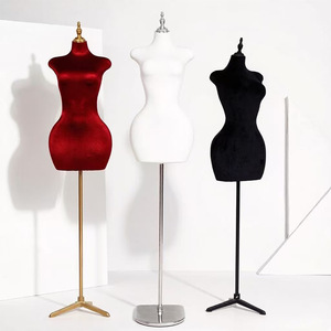 Mannequin de présentation <span class=keywords><strong>femme</strong></span> BBL en velours givré PU - Demi-<span class=keywords><strong>corps</strong></span> avec hanches larges et buste, support doré - Product Image 4