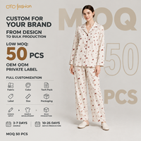 Ensemble pyjama deux pièces pour femme, imprimé chevaux crème, texture côtelée, col cranté, style loungewear, personnalisable OEM, vente en gros