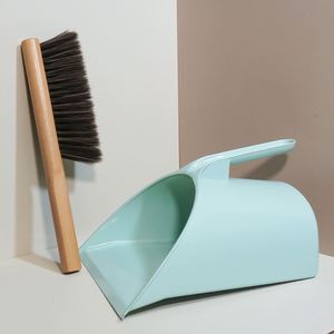 Grand ensemble balai de jardinage et pelle à poussière avec manche en bois pour nettoyer la maison et le jardin - Product Image 1