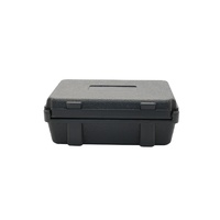 Boîte à outils en plastique compacte avec système de verrouillage à clic, légère et durable, idéale pour le rangement et l'organisation des composants de bricolage et de quincaillerie.