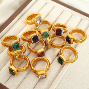 แหวนเพชรทรงเรขาคณิต ชุบทอง 18K ไทเทเนียมสตีล ประดับเพชรแบบ Pave Setting เครื่องประดับสำหรับงานปาร์ตี้ ใช้ได้ทั้งชายและหญิง - Product Image 2