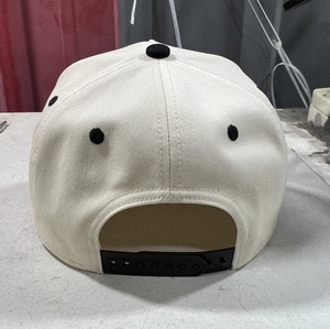 Gorra de Béisbol Personalizada con Bordado 3D en Relieve para Fanáticos del Fútbol, Gorra de Béisbol Estructurada de Dos Tonos de Primera Calidad, Gorra de Cinco Paneles con Cierre a Presión - Product Image 3