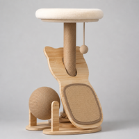 Arbre à chat multifonctionnel moderne avec design silhouette de chat, poteau à gratter en sisal, balle suspendue et piste en bois massif