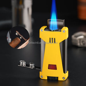 Encendedor de Gas Portátil Recargable 4 en 1 a Prueba de Viento con 4 Llamas, Punzón para Cigarros y Soporte para Cigarros, Venta al por Mayor - Product Image 3