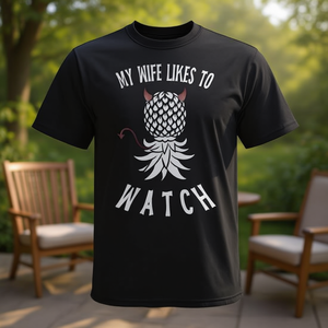 Mi esposa le gusta ver la camiseta Upside Down Pineapple Swinger. - Product Image 3