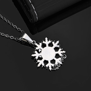 Collier unisexe Hip Hop avec pendentif flocon de neige et chat Kt, bijoux de luxe léger et de niche, ornements de Noël - Product Image 2