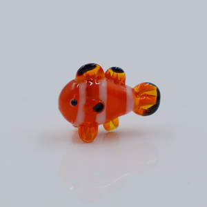 Figurine miniature artisanale en verre de Murano, technique de lampworking, poisson-clown marin, 2 cm, Journée de la Terre, vente en gros - Product Image 4
